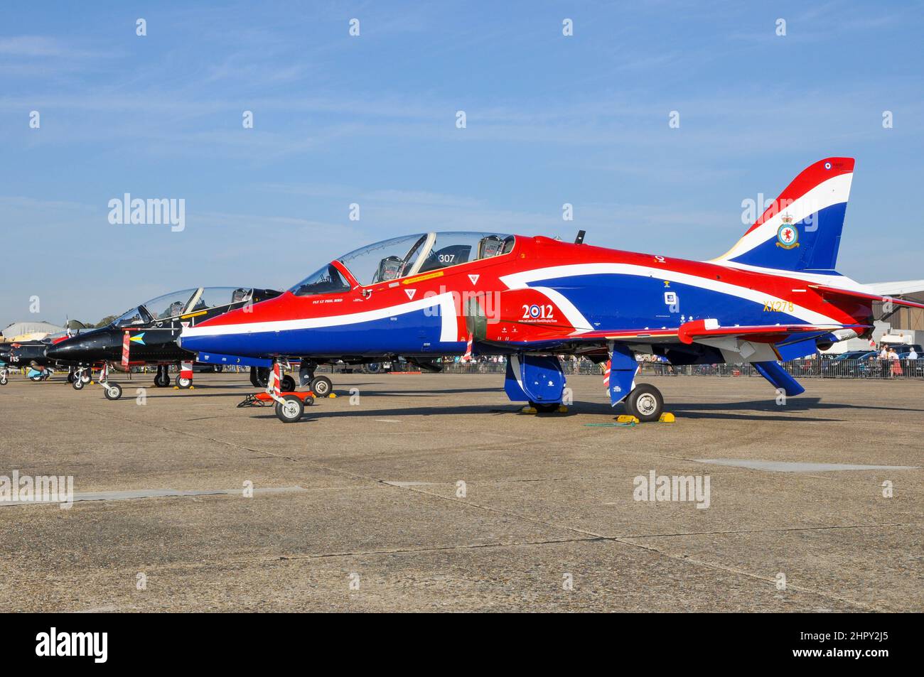 Royal Air Force BAe Hawk T1 mostra solo aereo jet trainer aereo in speciale bandiera sindacale, o Union jack British schema colore. Formatore getto RAF Foto Stock