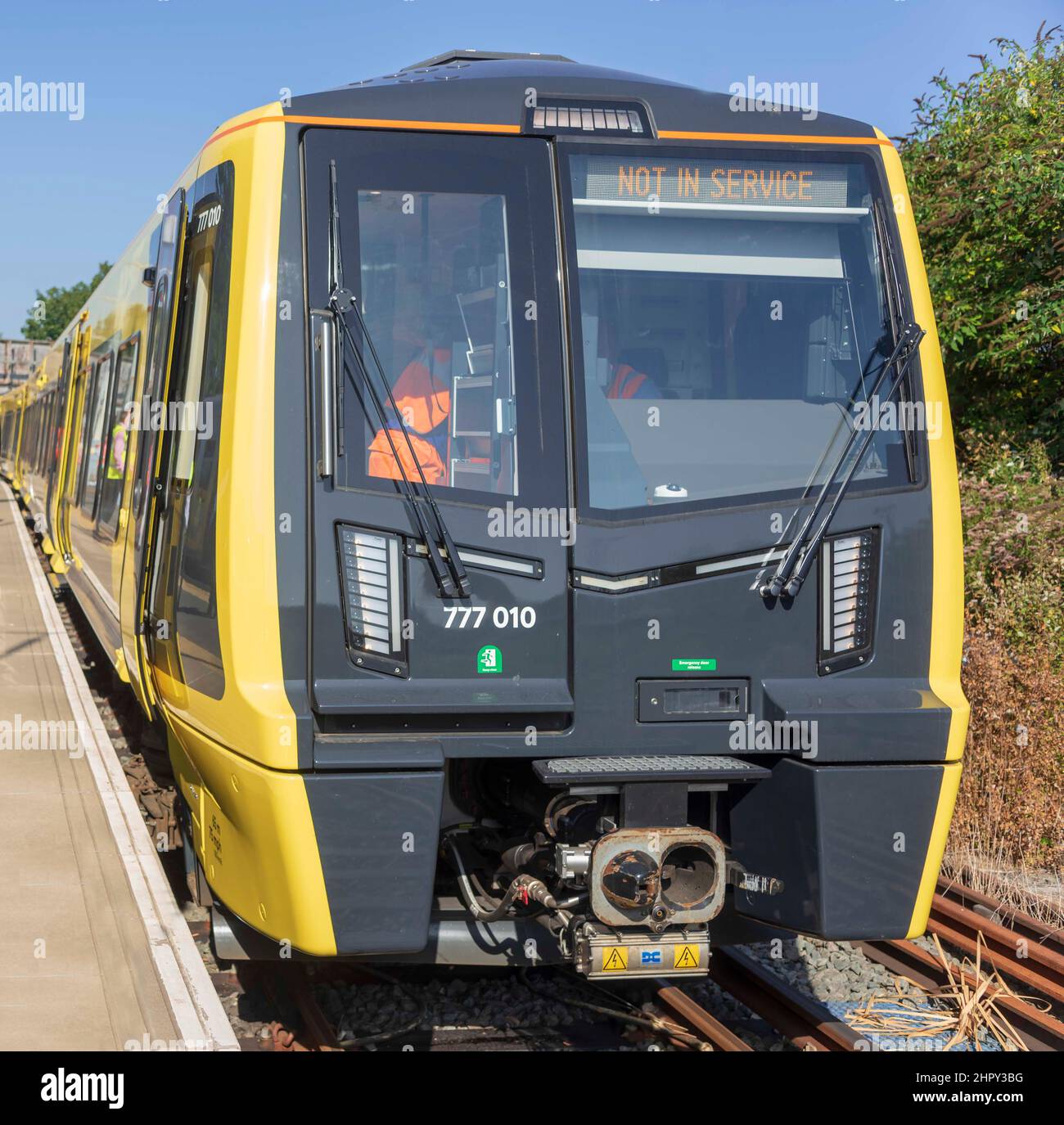 Evento Merseytravel per il nuovo treno Merseyrail a Birkenhead North Stadler EMU. La classe 777 Metro[8] è un treno elettrico a più unità per passeggeri Foto Stock