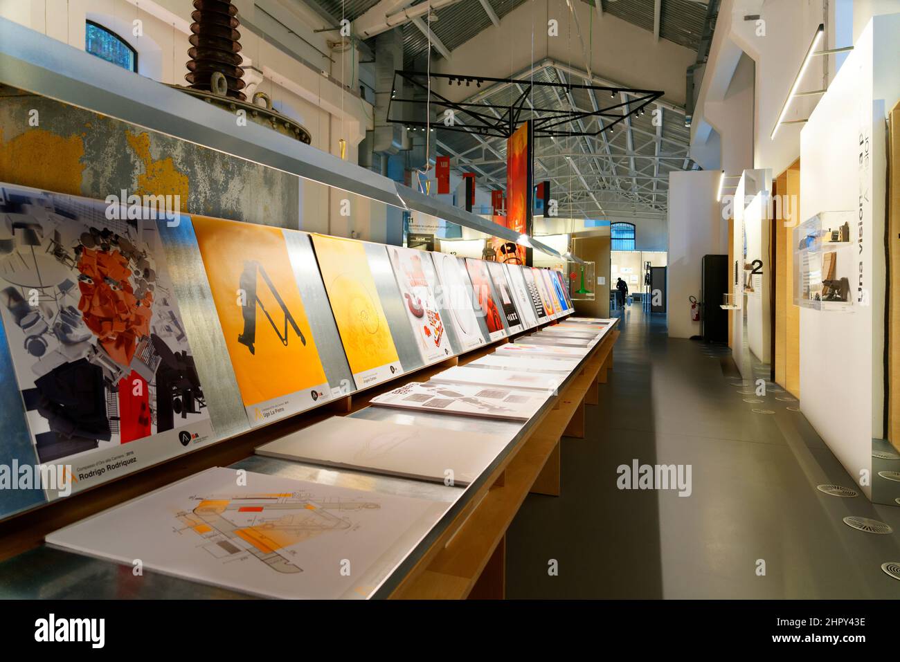 Sala di poster dedicata al Compasso d'Oro design award, disponibile gratuitamente al pubblico, Museo del Design ADI, Compasso d'Oro, Milano, Lombar Foto Stock