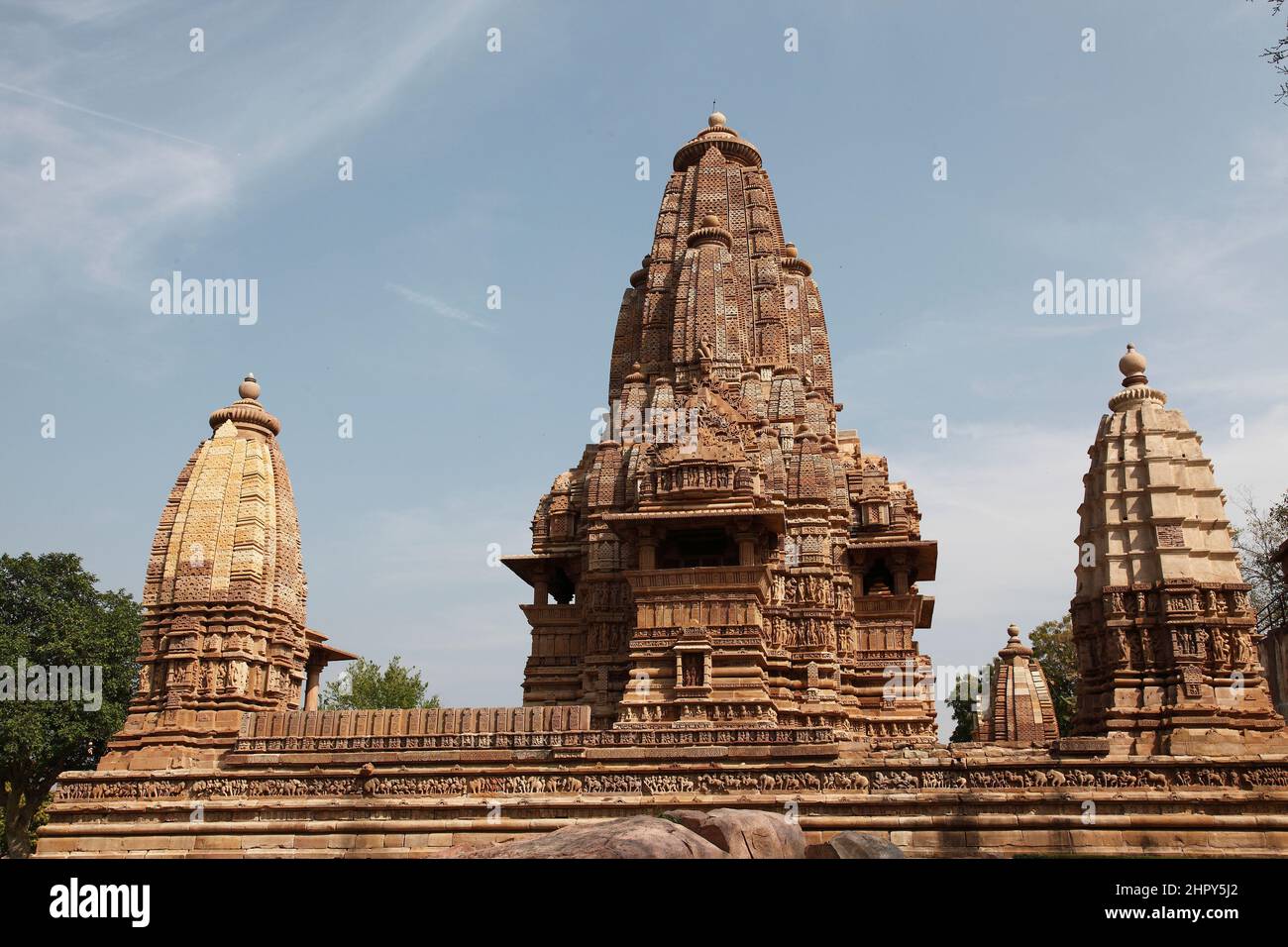 Tempio di Lakshmana, costruito dai re di Chandela nel 940AD, nel gruppo occidentale di Khajuraho a Madhya Pradesh, India Foto Stock