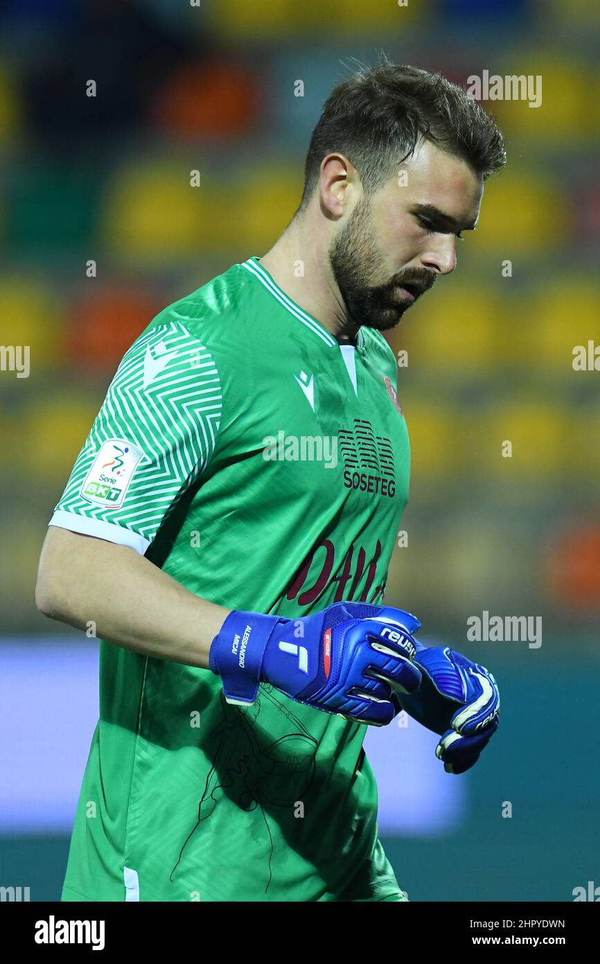 Frosinone, Italia. 23rd Feb 2022. Alessandro Micai di Reggina durante il calcio Serie B Match, allo Stadio Benito Stirpe, Frosinone contro Reggina il 23 febbraio 2022 a Frosinone, Italia. (Foto di AllShotLive/Sipa USA) Credit: Sipa USA/Alamy Live News Foto Stock