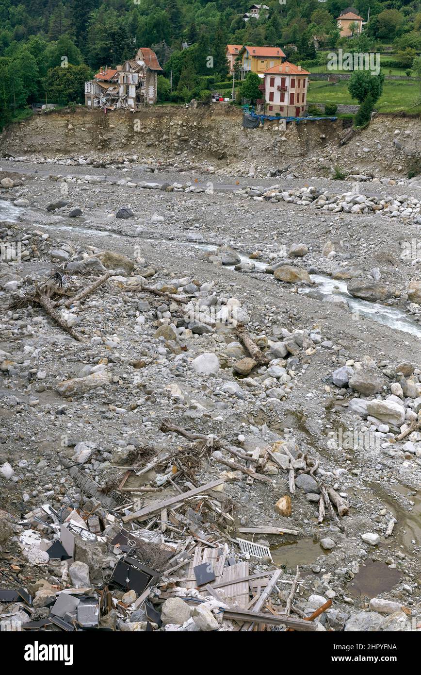 Saint-Martin-Vesubie: I danni causati dalla tempesta Alex il 2 ottobre 2020. Il fondo delle valli era formato da sabbie dell'ultima glaciazione e bo Foto Stock