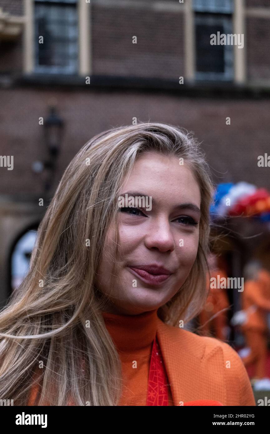 Paesi Bassi, l'Aia, il 22/02/2022. Il primo ministro olandese Mark Rutte riceve le medaglie alle Olimpiadi invernali del Binnenhof. Fotografia di Marti Foto Stock