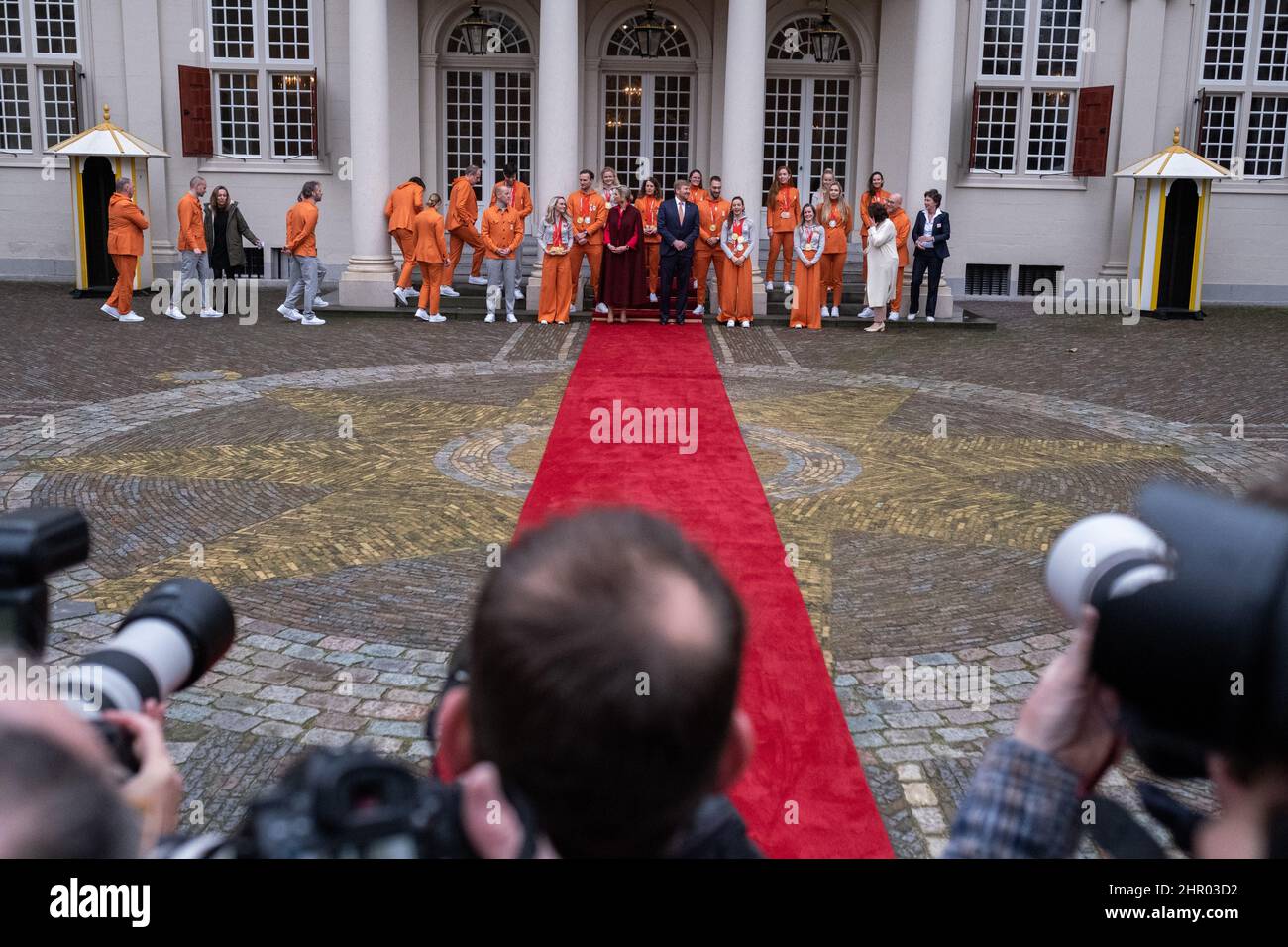 Paesi Bassi, l'Aia, il 22/02/2022. Re Willem-Alexander e la regina Maxima Zorreguieta ricevono le medaglie sportive alle Olimpiadi invernali nel Noord Foto Stock