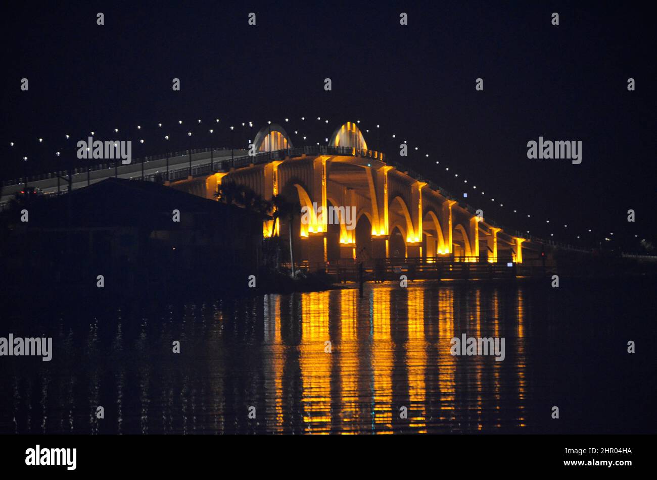 Il Veterans Memorial Bridge, Daytona Beach, Florida USA, è anche chiamato Orange Ave Bridge Foto Stock