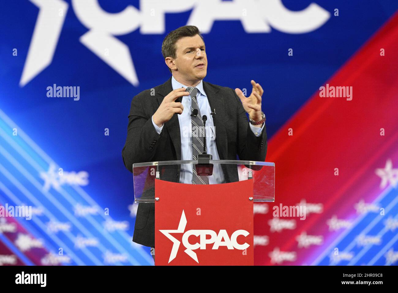 James o'Keefe, presidente del progetto Veritas, parla alla Conferenza d'azione politica conservatrice (CPAC22) di Orlando, Florida, giovedì 24 febbraio 2022. Foto di Joe Marino/UPI Credit: UPI/Alamy Live News Foto Stock