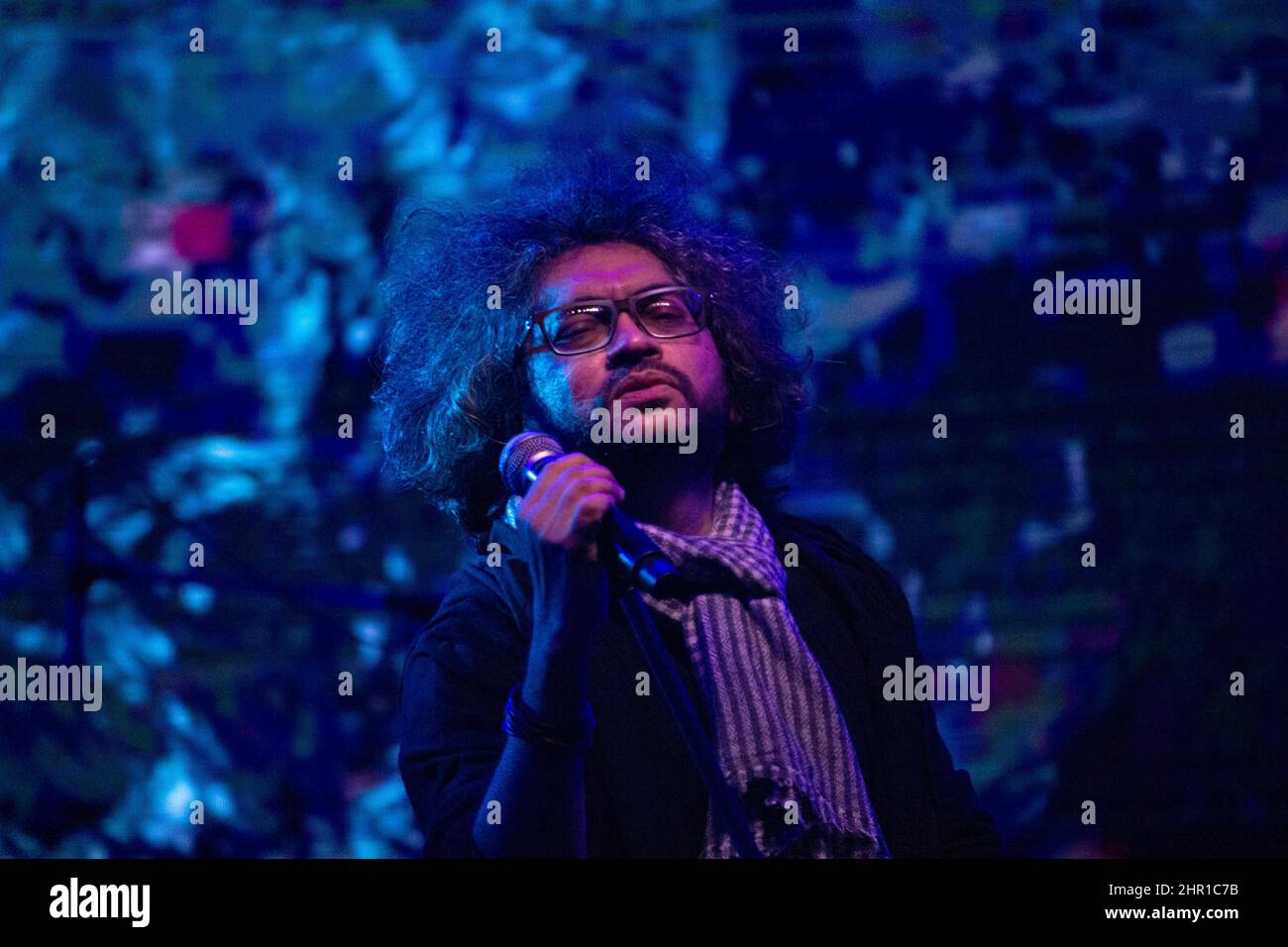 Kolkata, India. 23rd Feb 2022. Il grande ritorno del nome più grande del Bengala nella roccia, il potente Rupam Islam ha condotto i fossili al parco di Nicco Big Lawn (Plaza III). Tuborg Fossils Jhor 2 è un sequel del grande successo Fossils Jhor show tenuto a Nazrul Manch nel 2019. La mania per i biglietti di ritorno poi ha fatto il Manch Nazrul mammoth cadere a corto di posti a sedere. Questa volta, lo spettacolo si terrà dal vivo da sotto il cielo aperto al Big Lawn di Nicco Park, dove 1 piedi quadrati di spazio aperto lac aspettano per accogliere gli appassionati da tutto il Bengala. (Foto di Sudip Chanda/Pacific Press/Sipa USA) Credit: Sipa USA/Alamy Live News Foto Stock