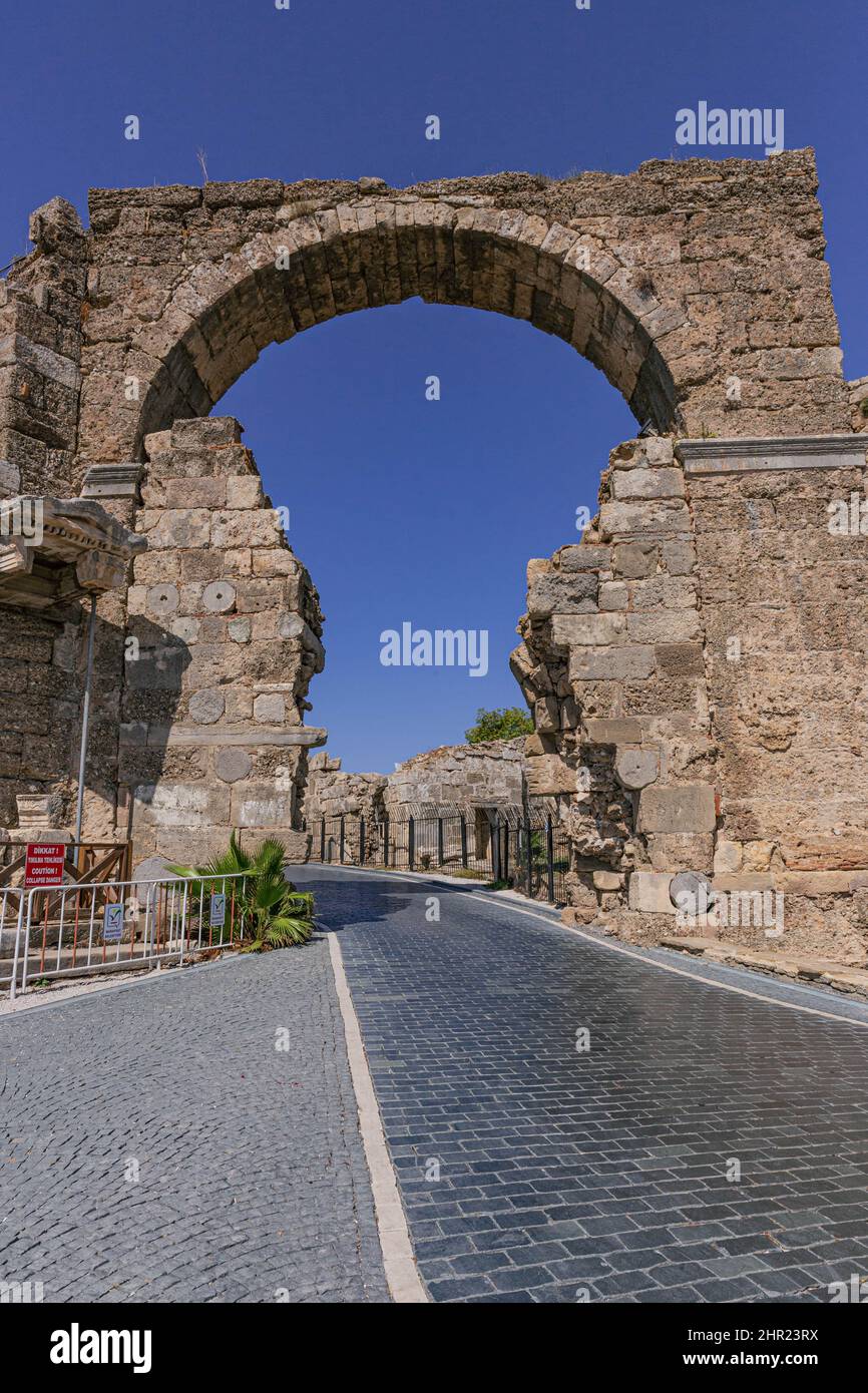 Ingresso alla Fontana Vespasiana in Side, Manavgat, Turchia Foto Stock