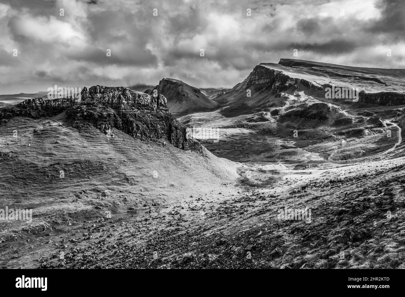 Paesaggio della valle del Quiraing in bianco e nero, isola di Skye, Scozia Foto Stock