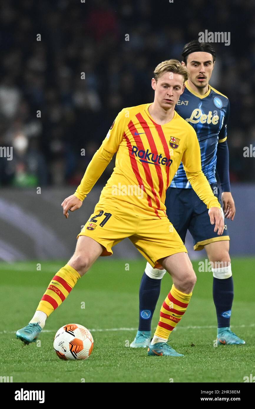 Stadio Diego Armando Maradona, Napoli, Italia, 24 febbraio 2022, De Jong (Barcellona) durante SSC Napoli vs FC Barcellona - calcio Europa League m Foto Stock