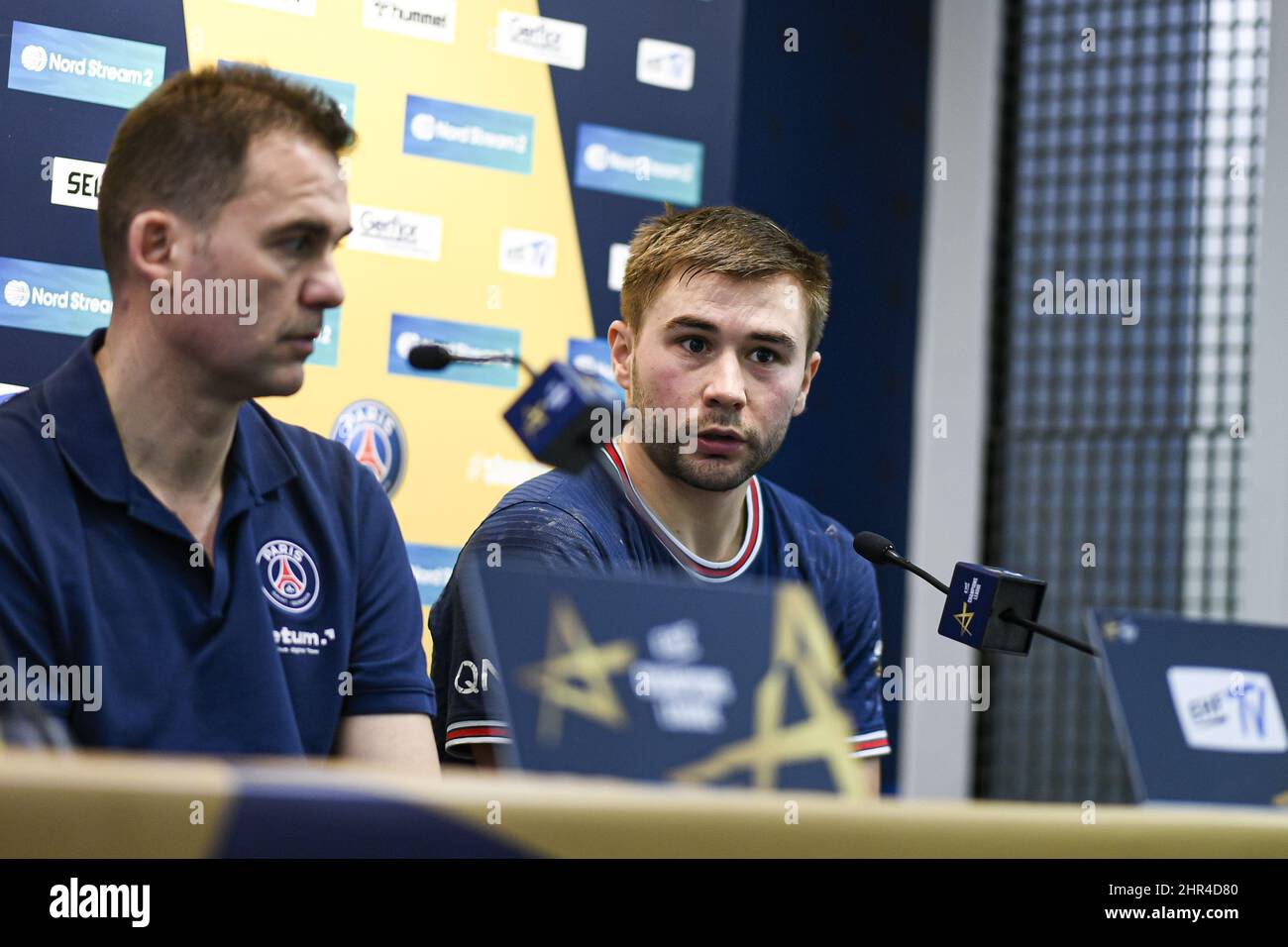 Luc Steins del PSG durante la EHF Champions League, partita di pallamano in fase di gruppo tra Paris Saint-Germain Handball e SG Flensburg-Handewitt il 24 febbraio 2022 allo stadio Pierre de Coubertin di Parigi, Francia - Foto: Victor Joly/DPPI/LiveMedia Foto Stock