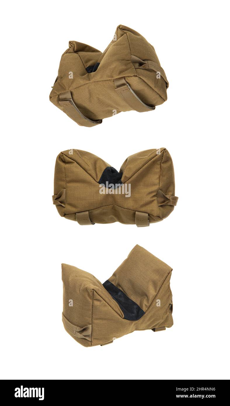Borsa a sabbia per il supporto del fucile e riprese comode. Accessorio per le gamme di scatto e le gamme di scatto. Dispositivo di scatto. Isolare su uno sfondo bianco Foto Stock