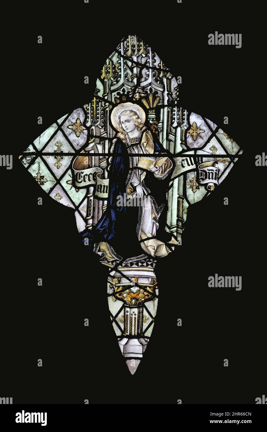 Vetrata di Percy Bacon & Brothers, raffigurante la Vergine Maria all'Annunciazione, disegnata da Ernest Geldart, St Mary's Church, Coddenham Foto Stock