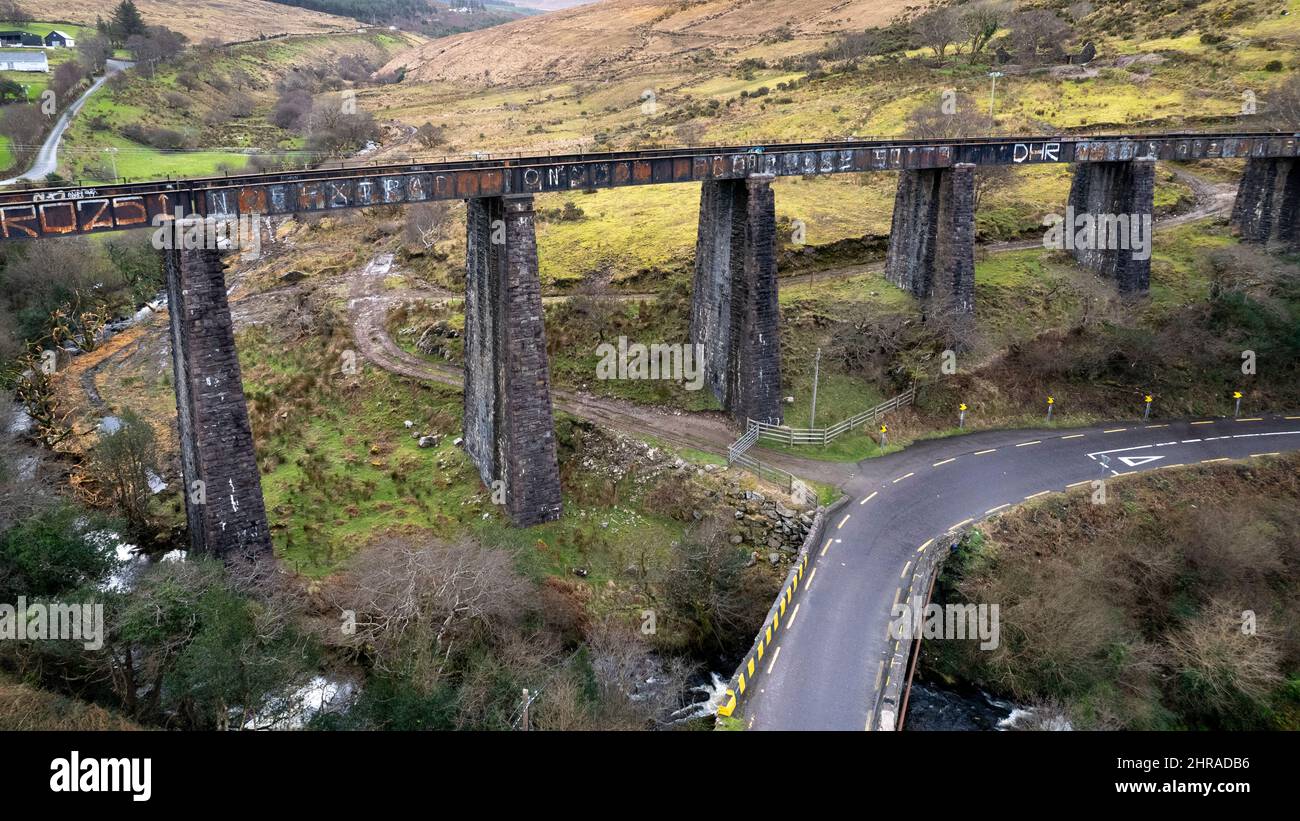 Gleensk Viaduct, una linea ferroviaria disutilizzata sul Ring of Kerry, Irlanda Foto Stock