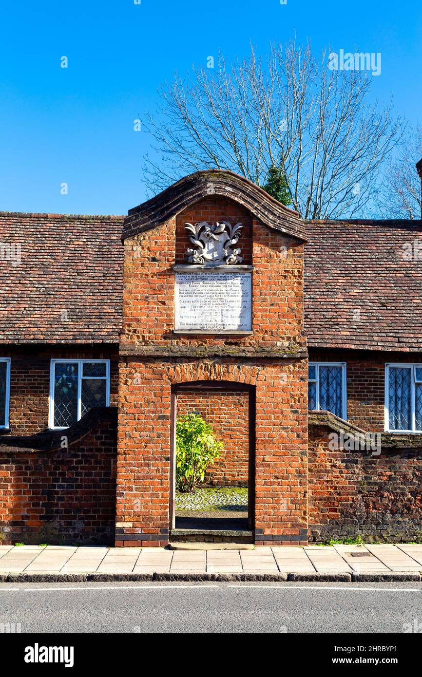 Le case costruiscono alla fine del 17th secolo per i poveri attraverso una donazione di Ralph Skynner, Bancroft, Hitchin, Hertfordshire, Regno Unito Foto Stock