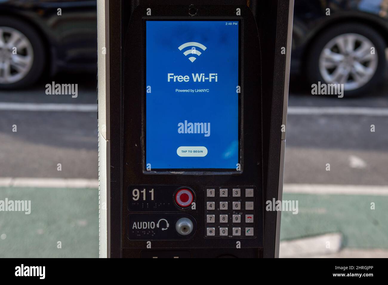 Chiosco LinkNYC con connessione wi-fi gratuita Foto Stock