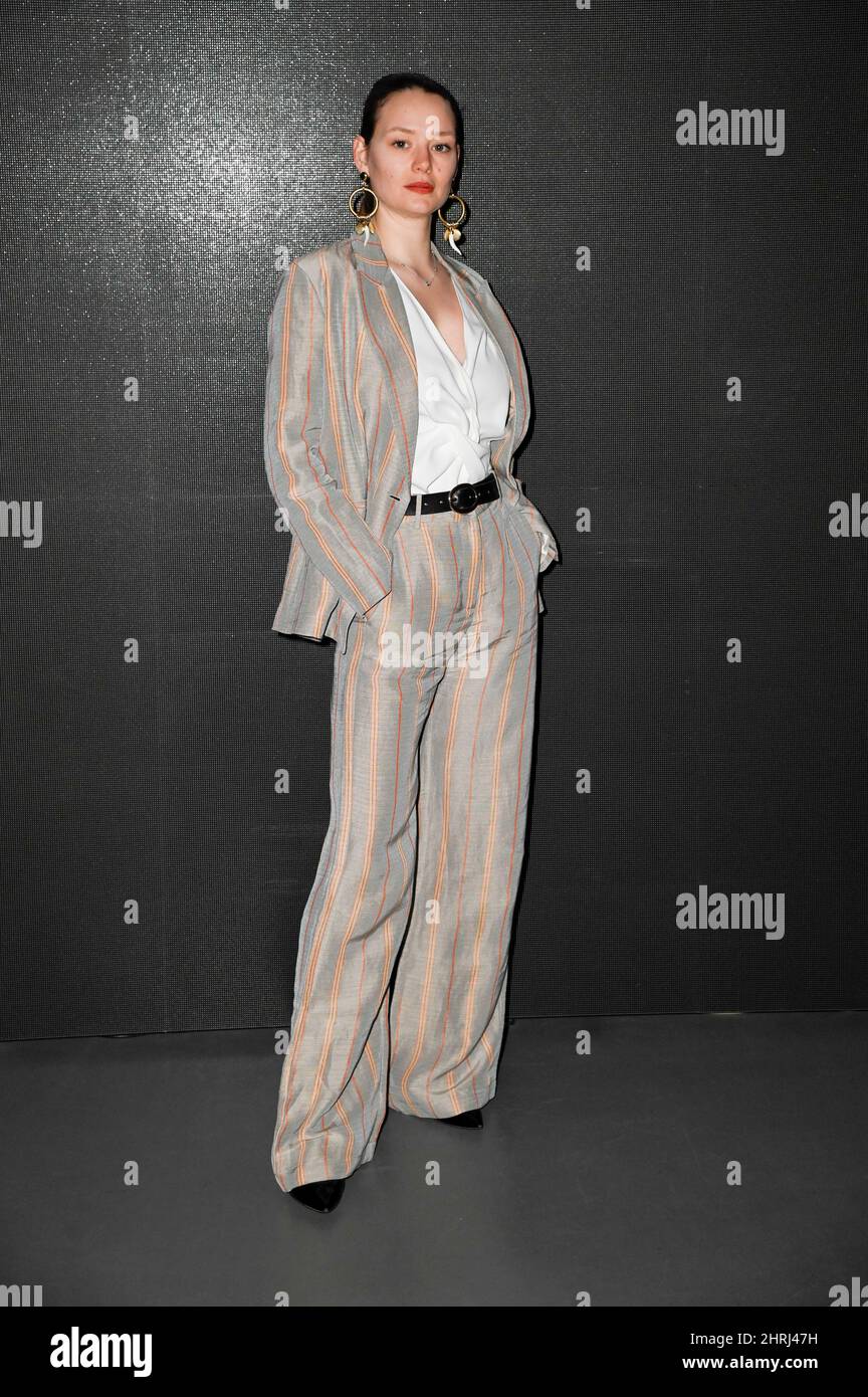 Milano, Italia. 25th Feb 2022. Milan Fashion Week, Fall Winter 2022 2023 Milano, Festa della Moda Donna Winter 2022 2023 Maryling Front Row Fashion Show nella foto: Guest Credit: Independent Photo Agency/Alamy Live News Foto Stock