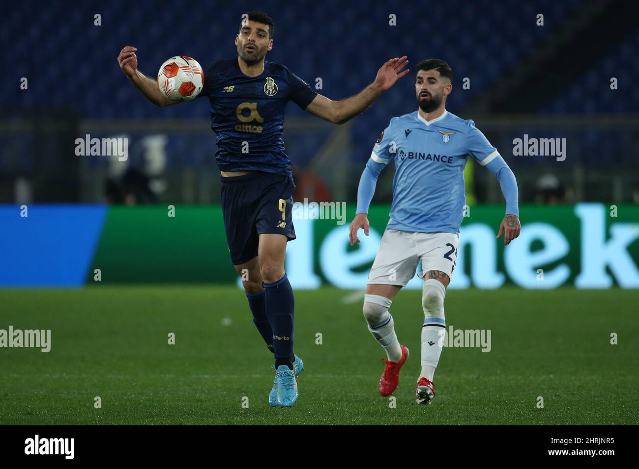 Roma, Italia. 24th Feb 2022. Mehdi Taremi (Porto) in azione durante i play-off del round di Knockout della partita Europa League tra SS Lazio e Futebol Clube do Porto allo Stadio Olimpico il 24 febbraio 2022 a Roma. (Foto di Giuseppe fama/Pacific Press/Sipa USA) Credit: Sipa USA/Alamy Live News Foto Stock