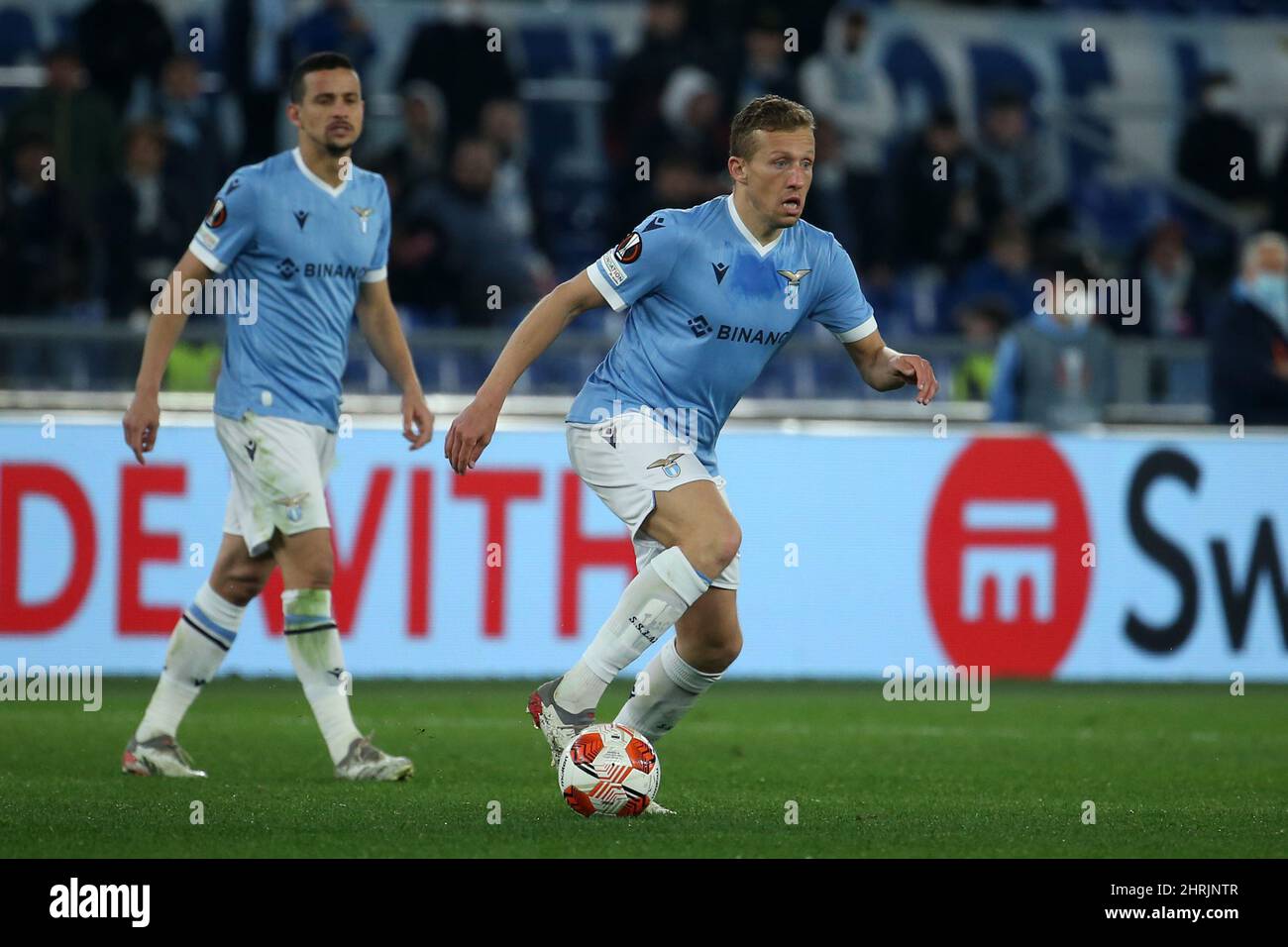 Roma, Italia. 24th Feb 2022. Lucas Leiva (Lazio) in azione durante la partita di Knockout della Europa League tra SS Lazio e Futebol Clube do Porto allo Stadio Olimpico il 24 febbraio 2022 a Roma. (Foto di Giuseppe fama/Pacific Press/Sipa USA) Credit: Sipa USA/Alamy Live News Foto Stock