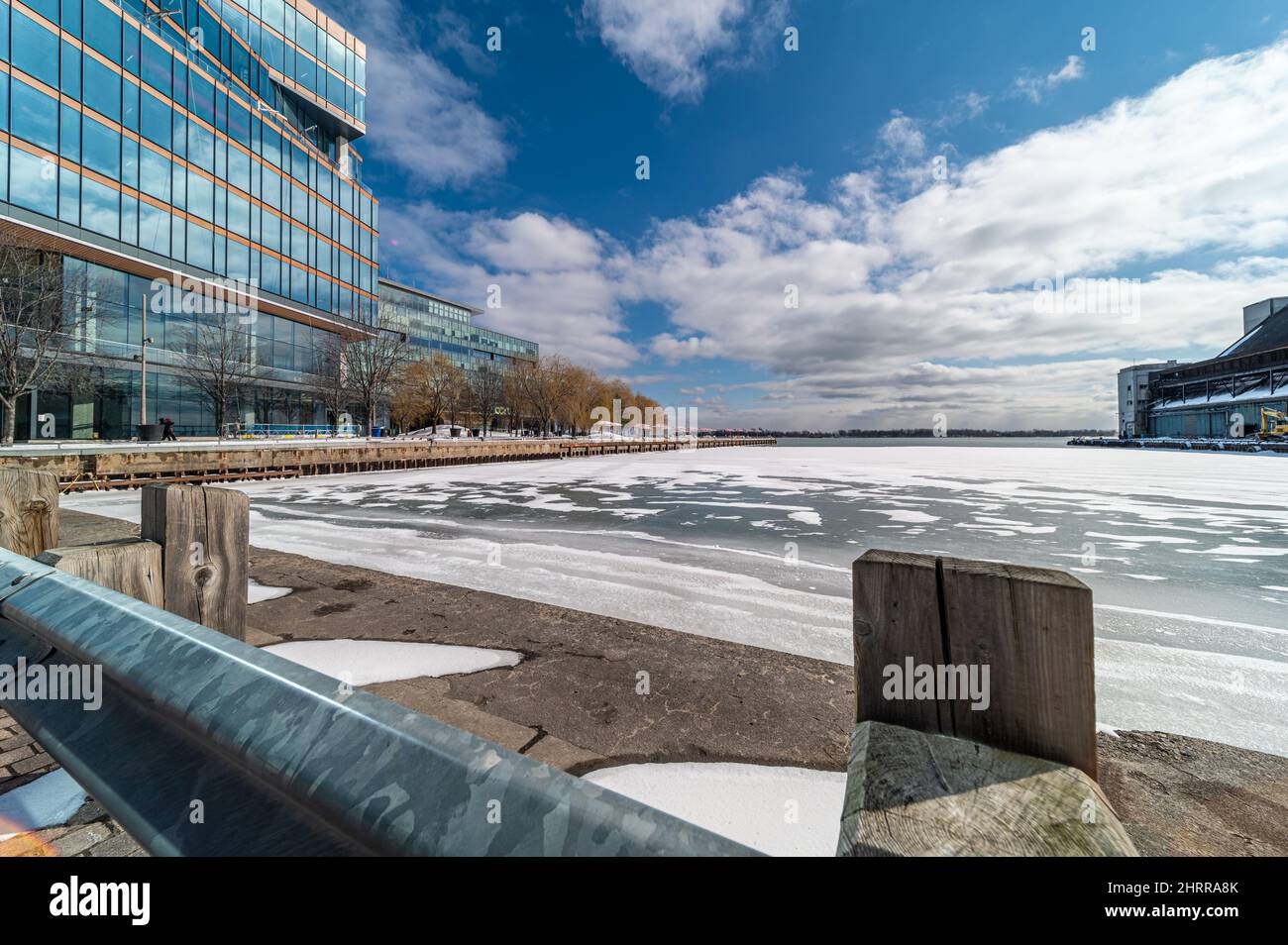 Nel centro di Toronto edifici Cherry Beach edifici e fronte acqua Foto Stock