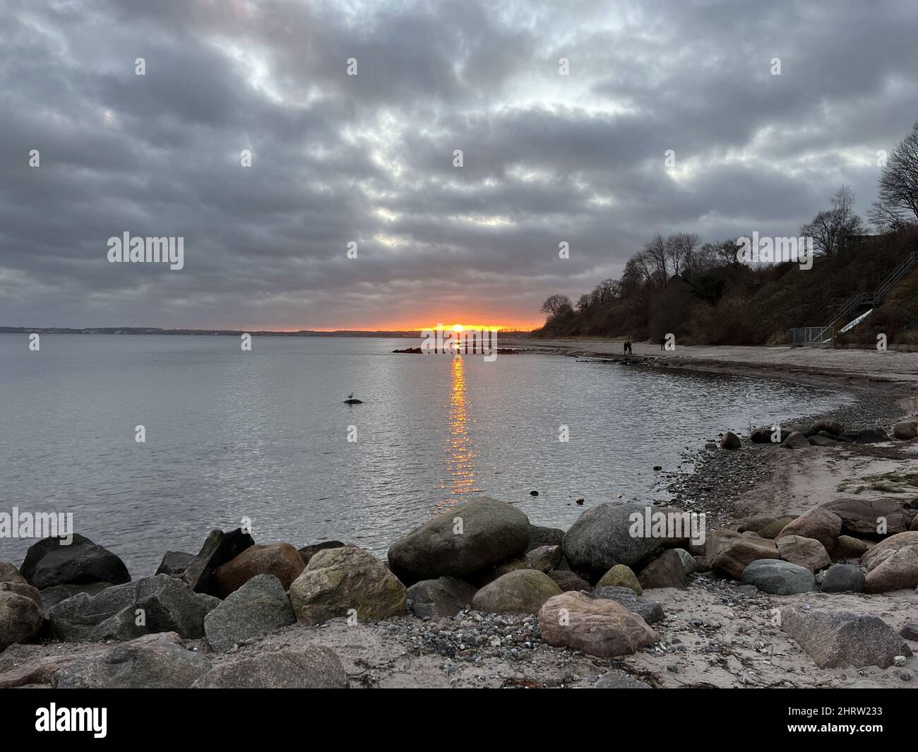 Splendida vista sul lago al tramonto. Sierksdorf, Schleswig-Holstein, Germania. Foto Stock
