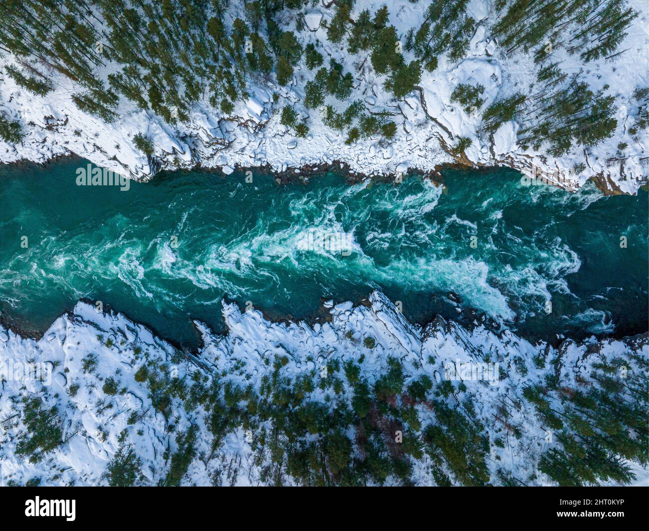 Vista aerea di una splendida Kootenai Falls sul fiume Kootenai, Lincoln County, Montana in inverno Foto Stock