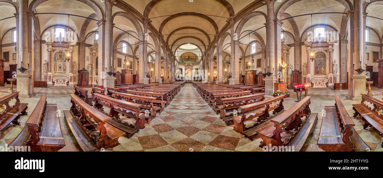 Vista panoramica interna della Cattedrale di Belluno. Foto Stock