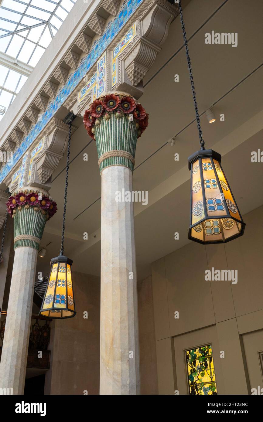 Charles Engelhard Court nell'ala dell'arte americana, il Metropolitan Museum of Art, New York, USA Foto Stock