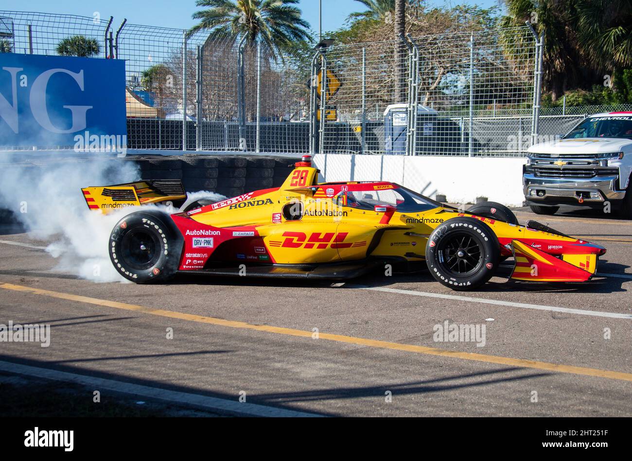 San Pietroburgo, Stati Uniti. 26th Feb 2022. Romain Grosjean brucia la gomma per tornare al corso durante le prove per il 2022 Firestone Grand Prix di San Pietroburgo, venerdì 26 febbraio 2022 a San Pietroburgo, in Florida. Foto di Edwin Locke/UPI Credit: UPI/Alamy Live News Foto Stock