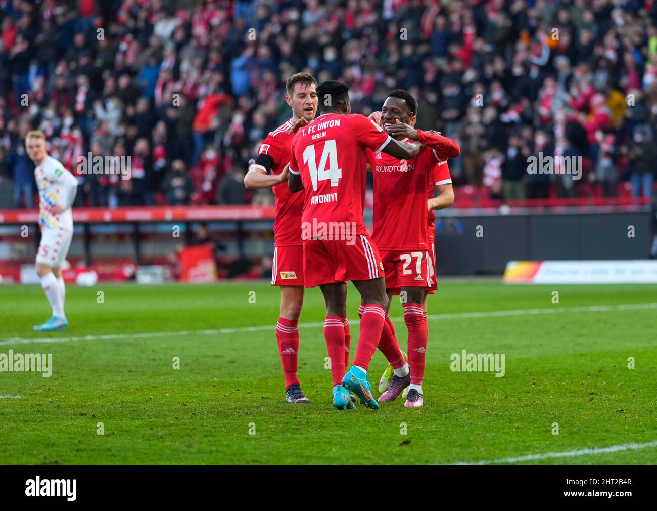 Berlino, Germania, Bundesliga tedesca, 27 febbraio 2022: Taiwo Awoniyi dell'Unione di Berlino celebra il loro terzo obiettivo durante l'Unione Berlino contro FSV Mainz 05, Bundesliga, a Stadion an der Alten FÃ¶rsterei. Prezzo Kim/CSM. Foto Stock