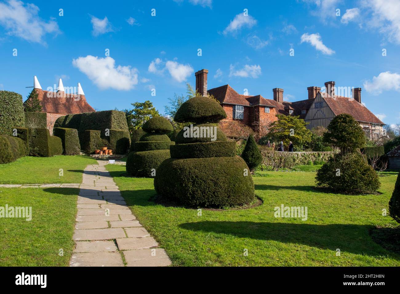 Inverno a Great Dixter, Northiam, East Sussex, UK, la casa e i giardini del compianto Christopher Lloyd, il celebre scrittore giardino Foto Stock