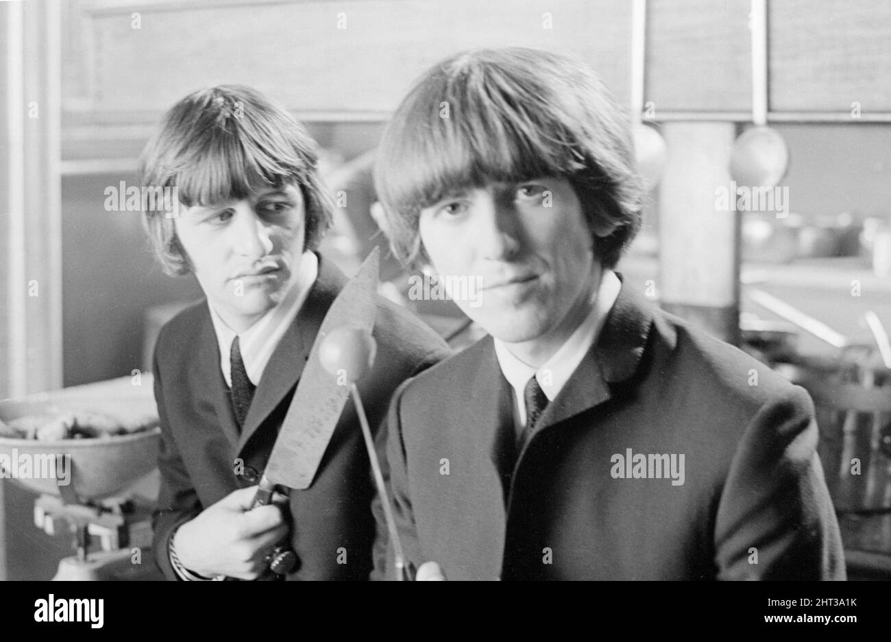 Ringo Star e George Harrison dei Beatles visto qui Giugno 1965 *** Local Caption *** watscan - 24/08/2009 Foto Stock