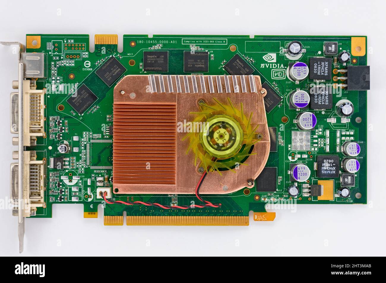 Scheda a circuito stampato di una scheda video per computer Nvidia che mostra il dissipatore di calore e la ventola. Foto Stock