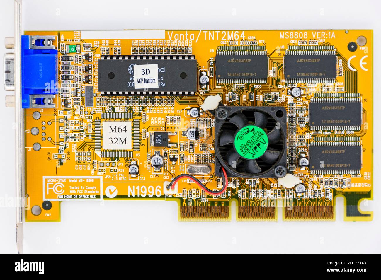 Scheda a circuito stampato di una scheda video per computer Micro-STAR MS-8088, che mostra la ventola del dissipatore di calore. Foto Stock