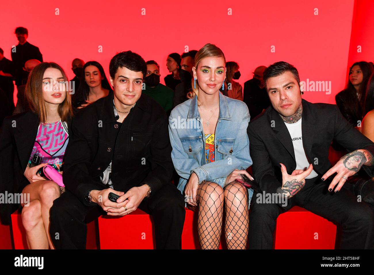 Marta Fasciani , Luis SAL , Chiara Ferragni , Fedez Milan Fashion Week - Donna F/W 22-23 Versace Fashion Show - celebrità Milano, Italia 25th Febbraio 2022 (Photo by SGP/Sipa USA)Italia id 127125_002 non esclusivo Foto Stock