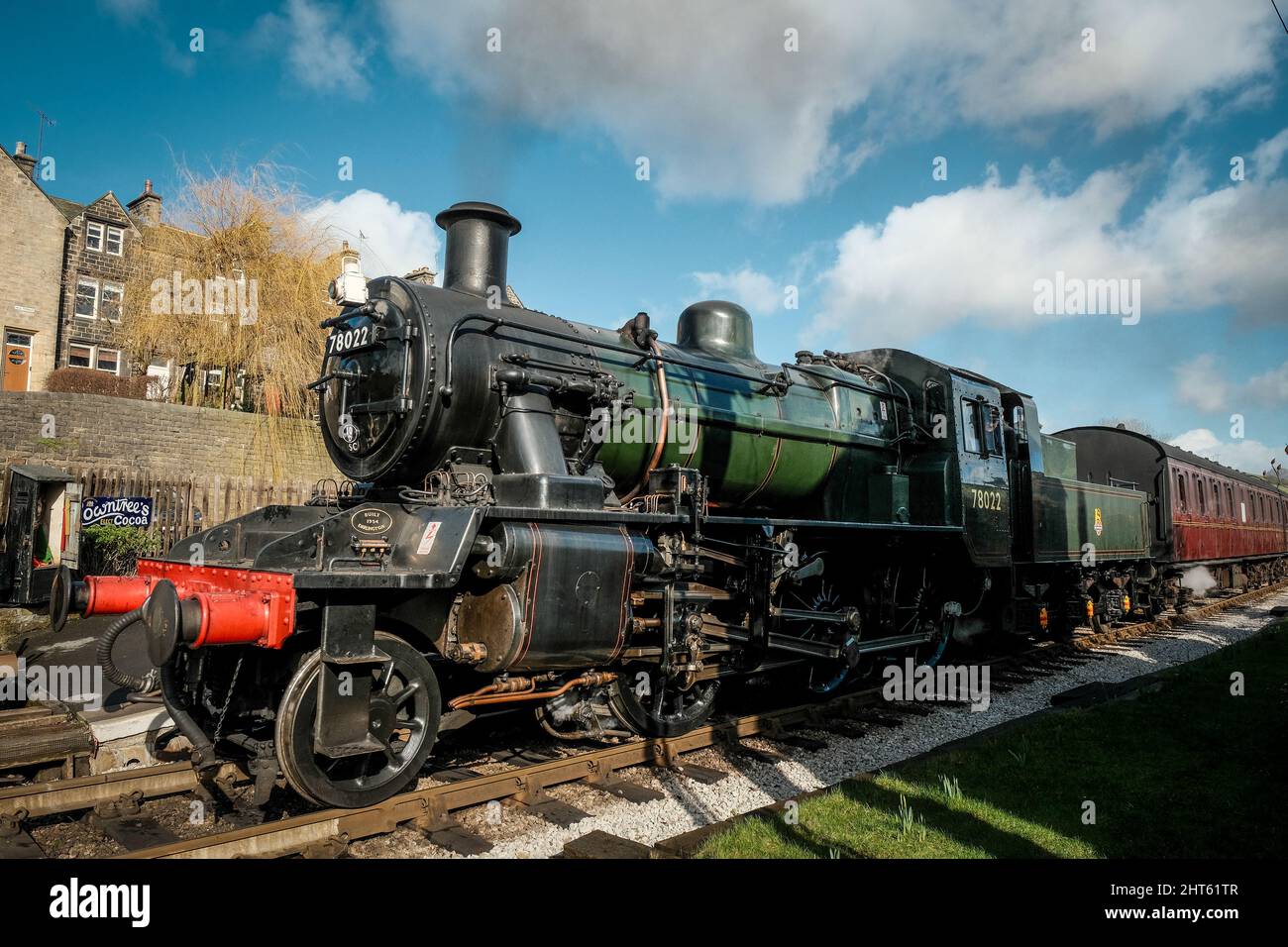 Stazione di Oakworth sulla ferrovia di Keighley & Worth Valley nel West Yorkshire Foto Stock