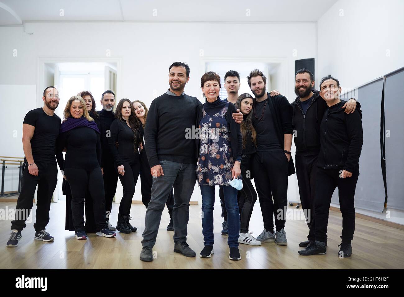 Palermo, Sicilia, Italia. 26th Feb 2022. Immersione completa nel teatro di Shakespeare e le sue influenze sulla scena odierna con l'attrice, direttore e allenatore di Londra SARAH FINCH.FINCH, insieme a teatro, cinema e istruzione, Continua a salire sui tavoli del Globe Theatre di Londra e di molti altri teatri inglesi e internazionali.FINCH conduce il laboratorio per gli attori studenti insieme A UGO BENTIVEGNA, attore e direttore dell'Accademia 'la valigia dell'attore' di Palermo. (Credit Image: © Victroria Herranz/ZUMA Press Wire) Foto Stock