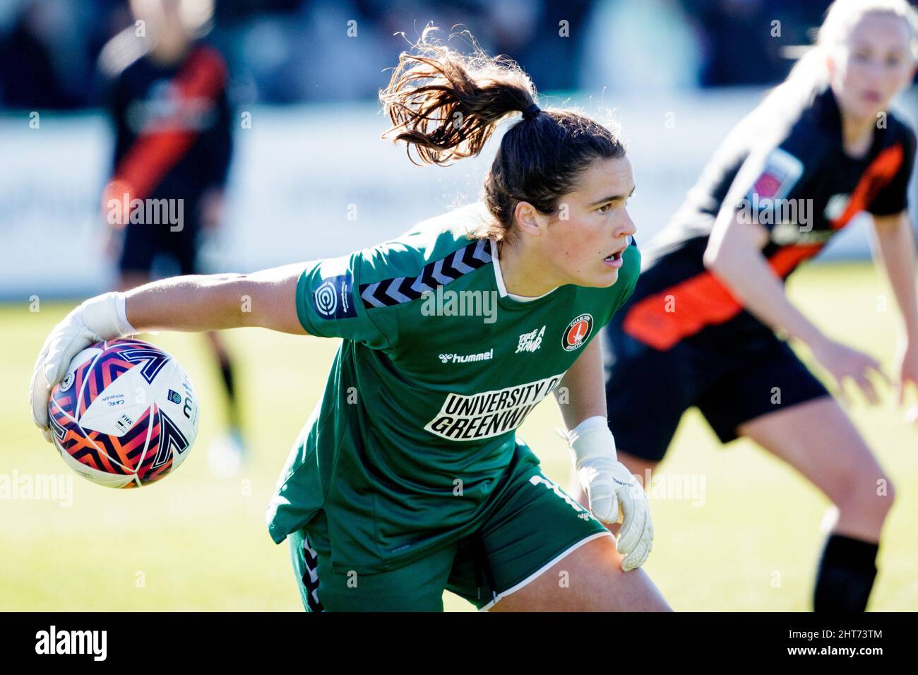 Londra, Regno Unito. 27th Feb 2022. Londra, Inghilterra, febbraio 27th 2 il portiere Eartha Cumings (13 Charlton Athletic) in azione durante la partita della Vitality Womens fa Cup tra Charlton Athletic ed Everton all'Oakwood di Londra, Inghilterra. Liam Asman/SPP Credit: SPP Sport Press Photo. /Alamy Live News Foto Stock