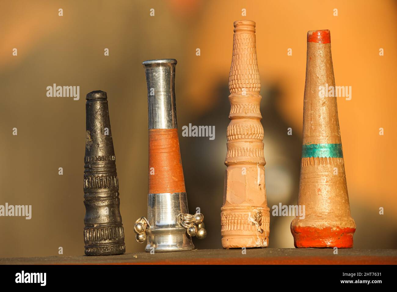 Colpo verticale di smoking chillams o tubi corti. Foto Stock