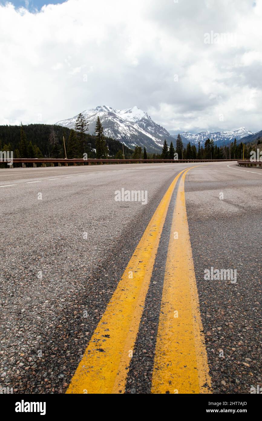 Beartooth Highway su una sezione della US Route 212 in Montana e Wyoming, Vertical Foto Stock