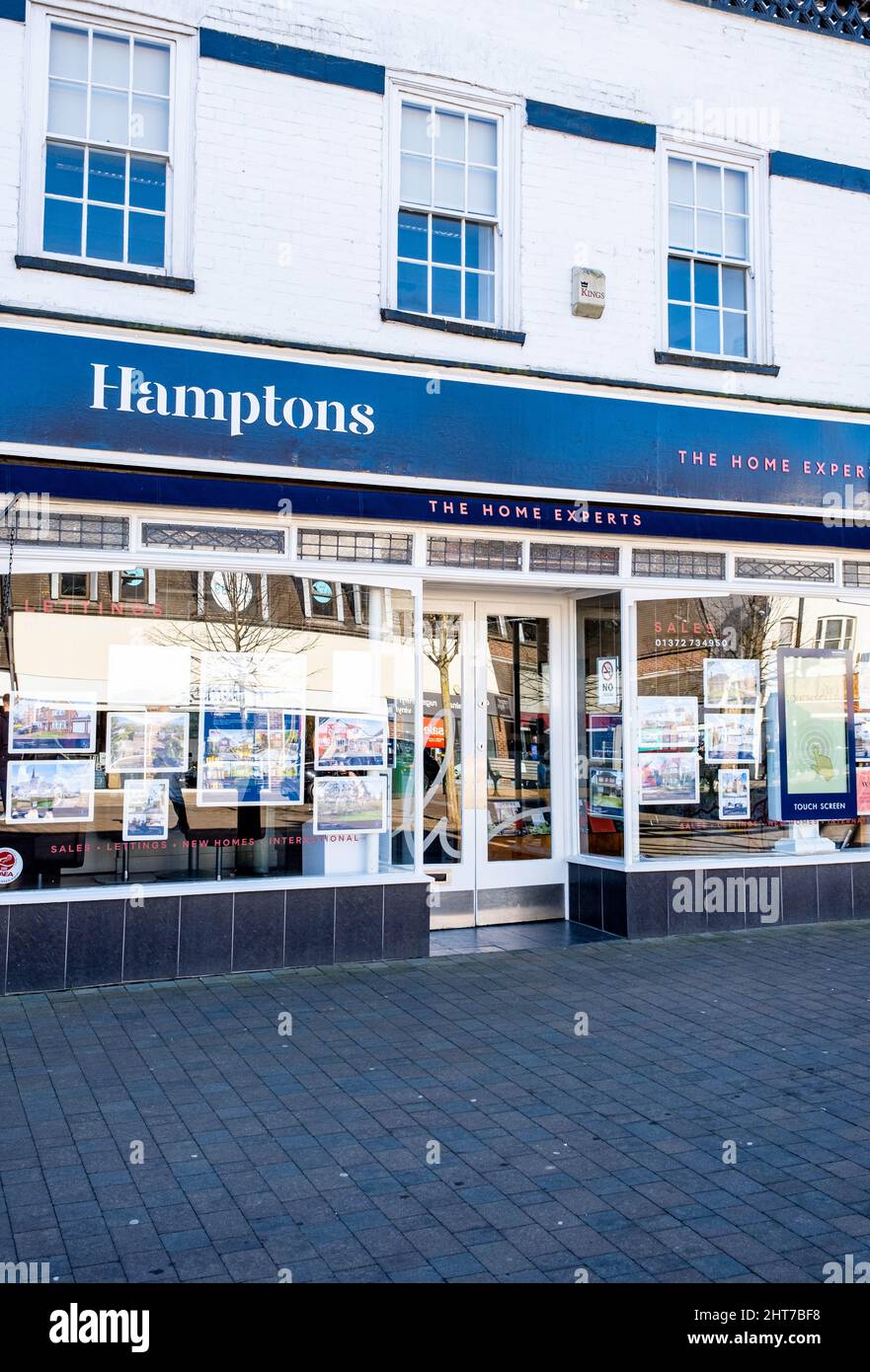 Epsom Surrey UK, febbraio 27 2022, Hamptons Estate Agents High Street Retail Outlet senza persone Foto Stock