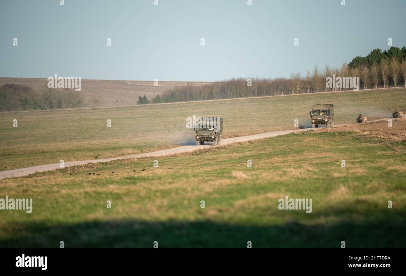 British Army MAN SV 4x4 Utility Trucks 4x4 veicoli in azione su un esercizio di addestramento militare, Wiltshire Regno Unito Foto Stock