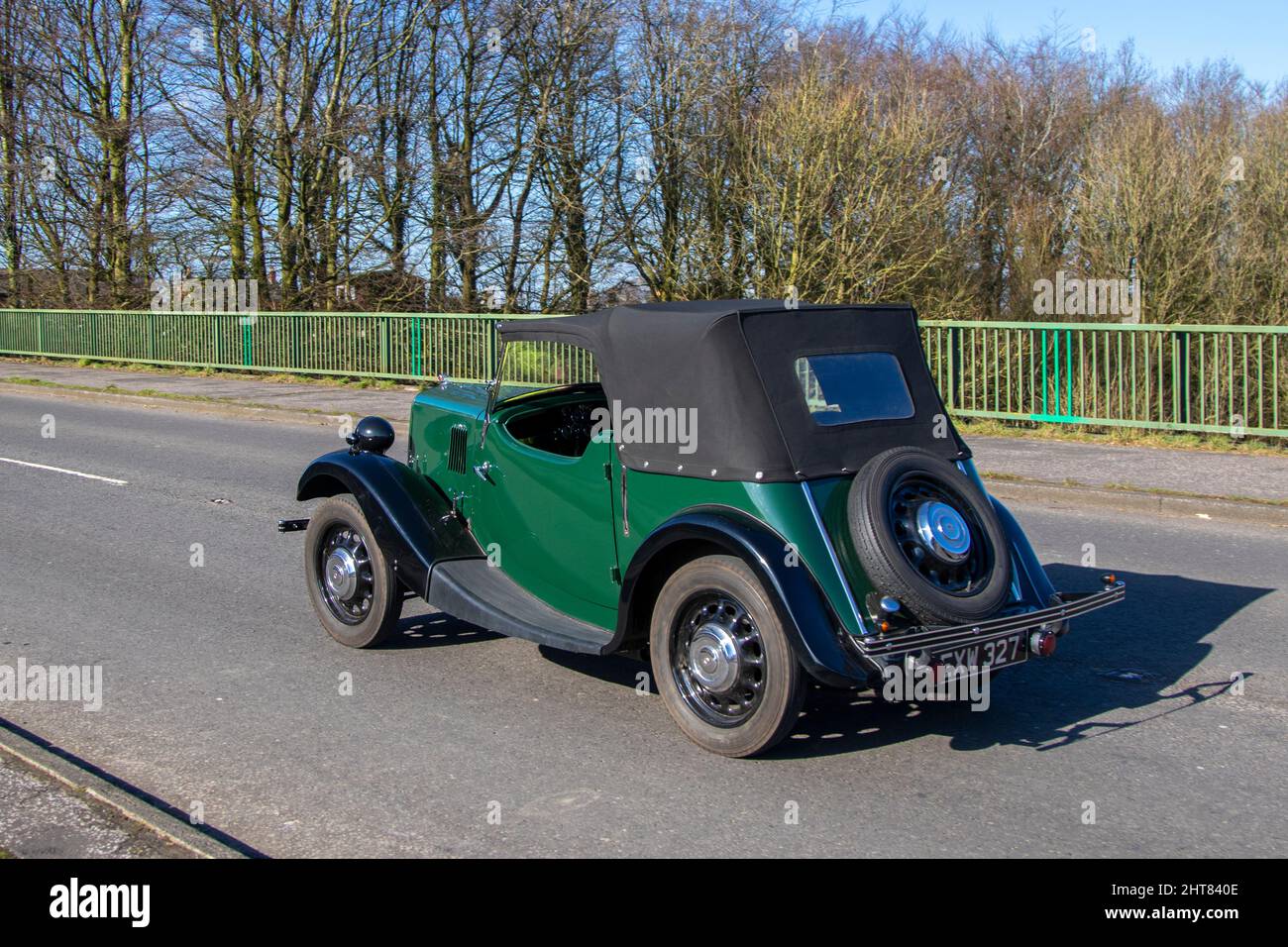 1938 30s Thirties Green Morris convertibile: Pre-War MORRIS 8 Series 2 Two SEater Green Black con Tan Hood. Foto Stock