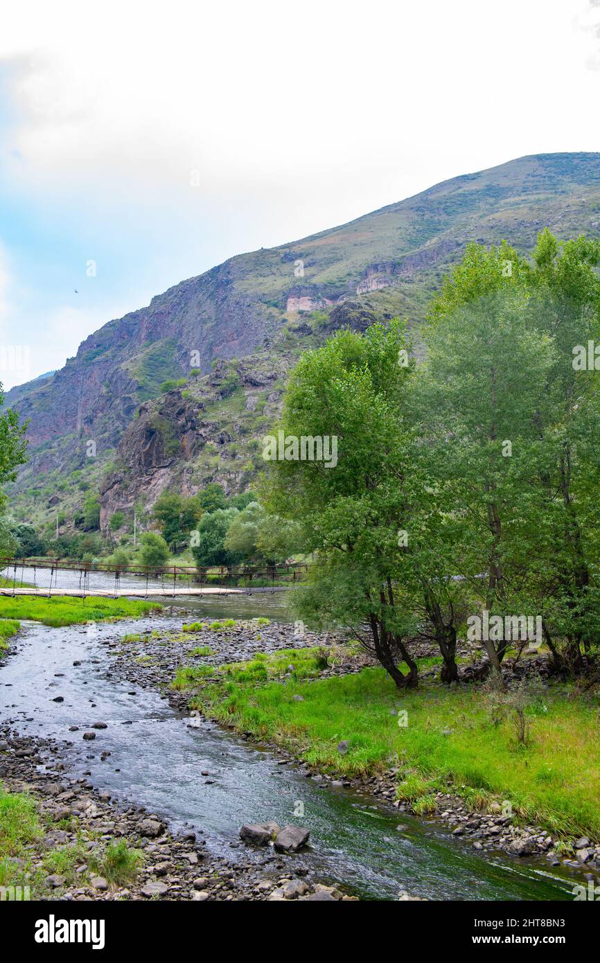 Curva del fiume in Georgia in montagna Foto Stock