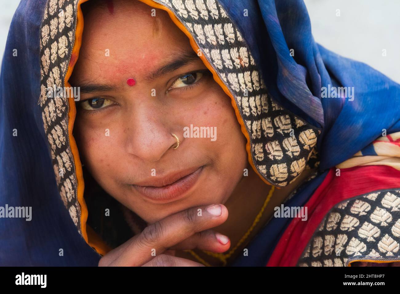 Giovane donna, Vrindavan, distretto di Mathura, Uttar Pradesh, India Foto Stock