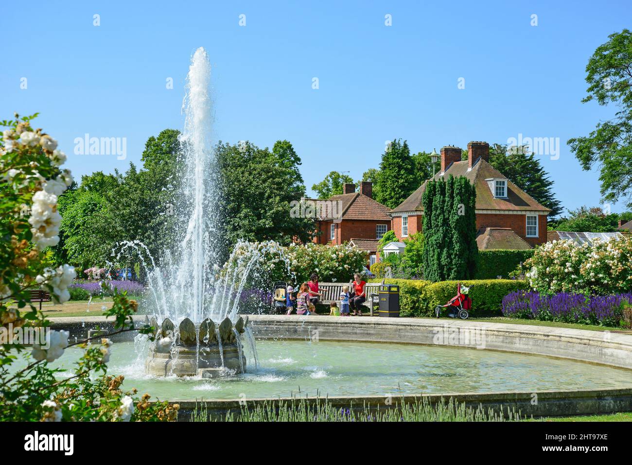 Parkway Fontana in Parkway giardini nel centro di Welwyn Garden City Hertfordshire, England, Regno Unito Foto Stock