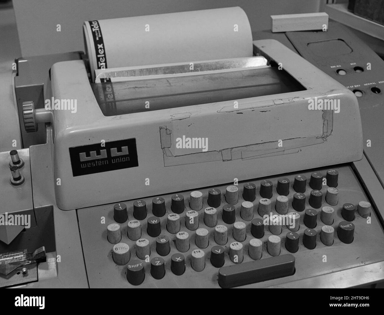 La macchina telex di Western Union è una rete commutata cliente-cliente di telestampanti Foto Stock La macchina telex di Western Union è una rete commutata cliente-cliente di telestampanti Foto Stock