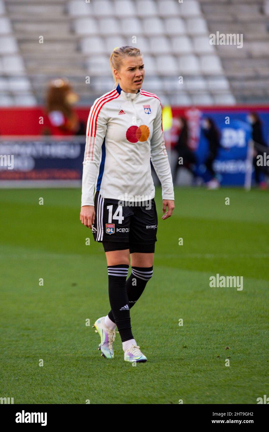 ADA Hegerberg dell'Olympique Lyonnais si riscalda davanti al campionato femminile francese, D1 partita di calcio Arkema tra Stade de Reims e Olympique Lyonnais (Lione) il 27 febbraio 2022 allo stadio Auguste Delaune di Reims, Francia - Foto: Melanie Laurent/DPPI/LiveMedia Foto Stock