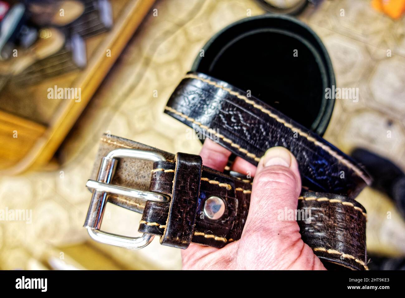 Alt Gürtel Reparatur. Foto Stock