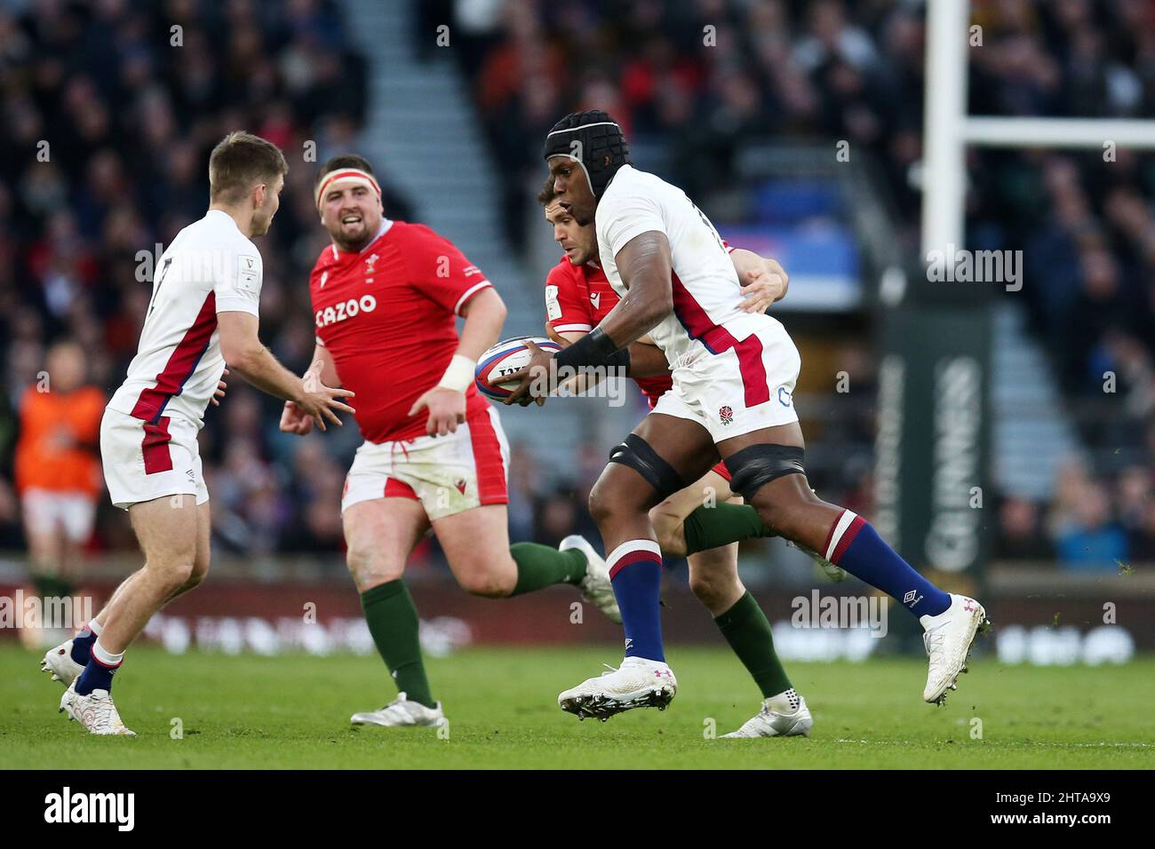 Londra, Regno Unito. 26th Feb 2022. Maro Itoje d'Inghilterra in azione.Guinness sei Nazioni campionato 2022 partita, Inghilterra / Galles al Twickenham Stadium di Londra Sabato 26th Febbraio 2022. pic di Andrew Orchard/Andrew Orchard sport fotografia/ Alamy Live News credito: Andrew Orchard sport fotografia/Alamy Live News Foto Stock